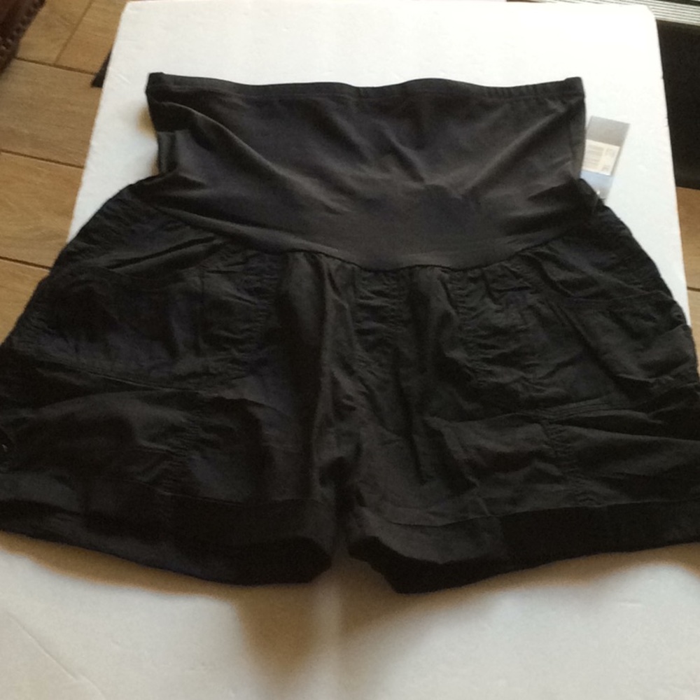 NWT Times two black cargo Maternity shorts XL